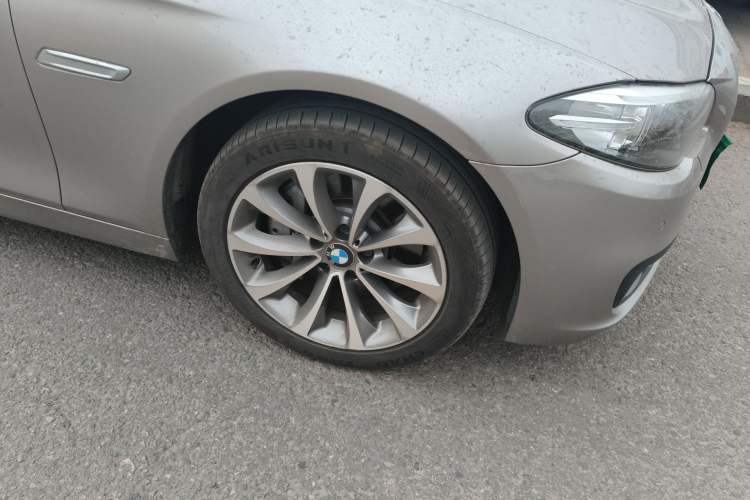 Used BMW 5 Series 2017 528Li Leading Model Right Front Wheel Hub
