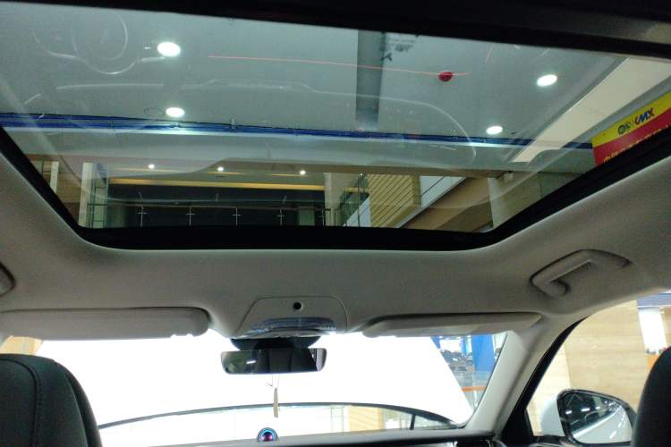 Used VOYAH FREE 2023 Four-Wheel Drive Extended-Range Model with Ultra-Long Range
