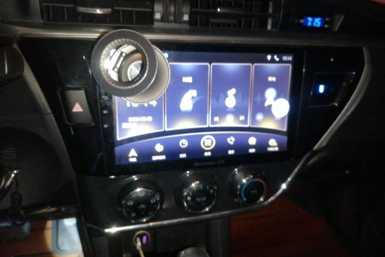 Used Toyota Corolla 2014 1.6L CVT GL-i Audio And AC Panel