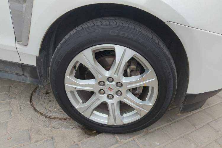 Used Cadillac SRX 2013 3.0L Luxury Model Right Front Wheel Hub