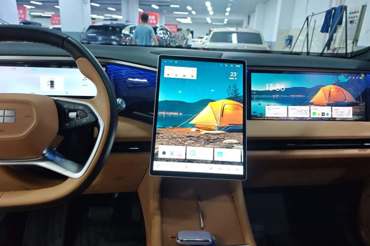 Used Geely Galaxy L7 2025 EM-i 115km Exploration+ Edition Audio And AC Panel