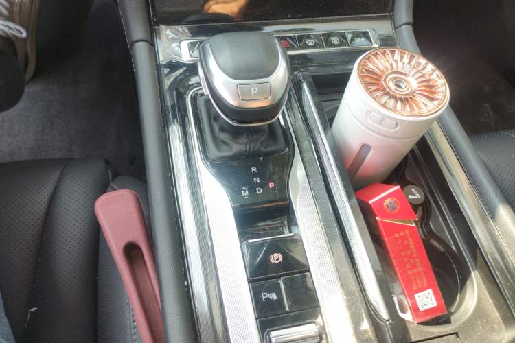 Used Hongqi H5 2024 2.0T Automatic Smart Connect Flagship Edition
