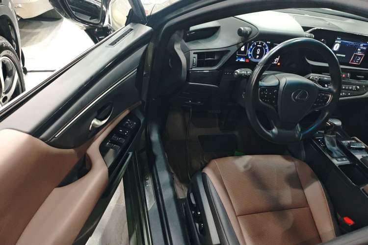 Used Lexus ES 2021 200 Excellence Edition