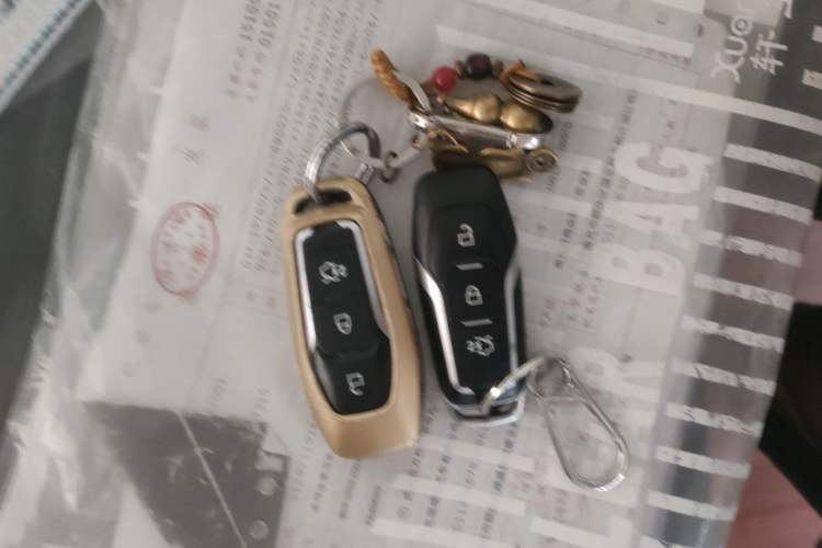 Used Ford Edge 2015 2.0T GTDi Two-Wheel-Drive High-Line Version