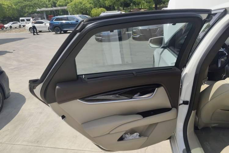 Used Cadillac XTS 2014 28T Platinum Edition