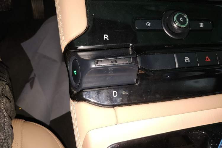 Used Nio ES8 2018 355 km Base Version 7-Seater Edition Gear Lever