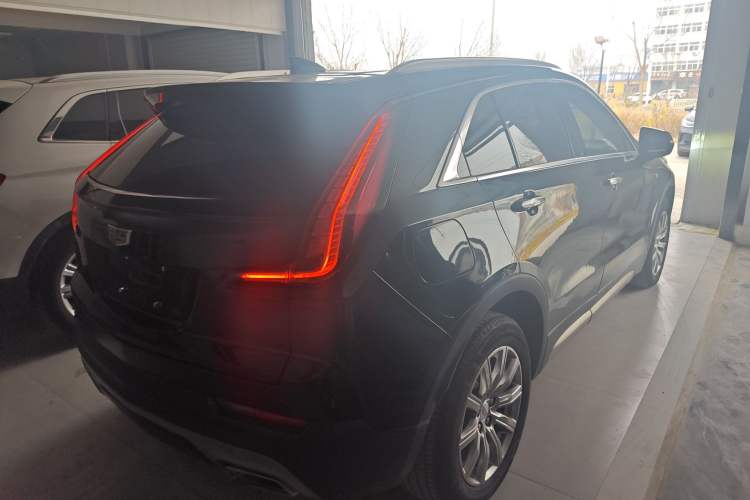 Used Cadillac XT4 2018 28T Two-Wheel-Drive Luxury Model
