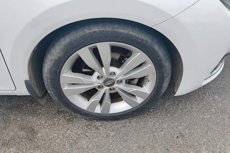 Used Chery Arrizo 5 2017 1.5L CVT Trendsetting Edition Right Front Wheel Hub