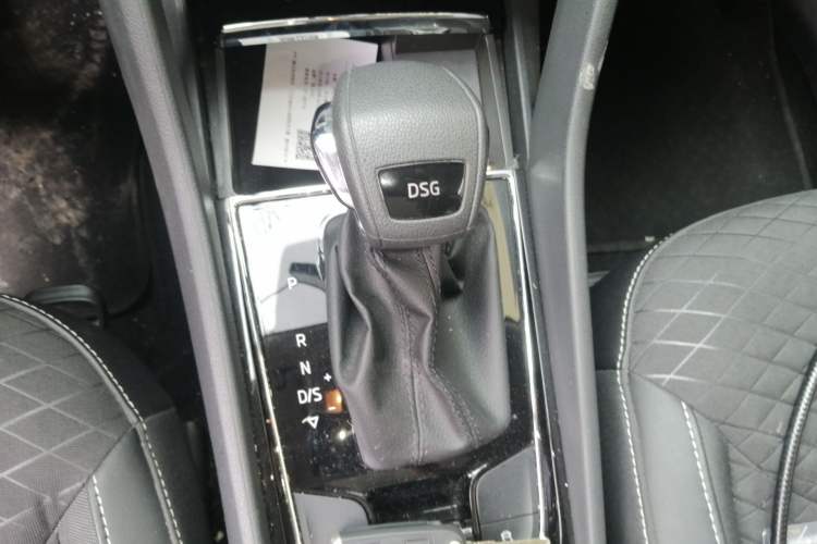 Used Skoda Kodiaq 2019 Restyled TSI330 7-Seater Two-Wheel Drive Comfort Edition China VI Standard Gear Lever