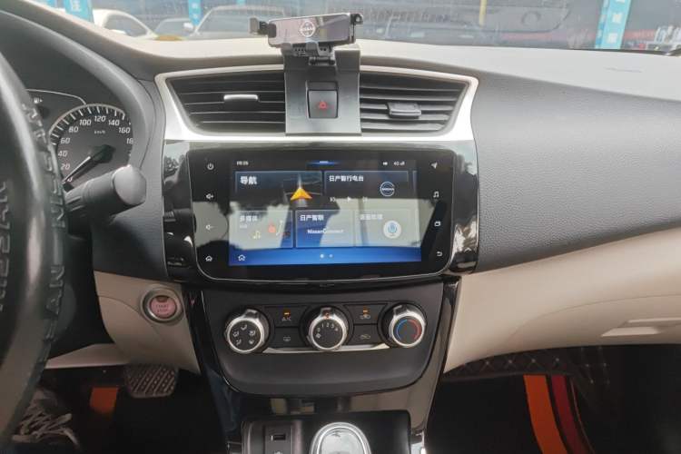 Used Nissan Sylphy 2019 1.6XV CVT Smart Connect Luxury Edition China VI Standard Audio And AC Panel