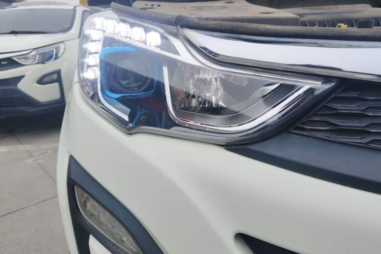 Used BYD Yuan 2016 1.5TID Automatic Luxury Version Right Front Headlight
