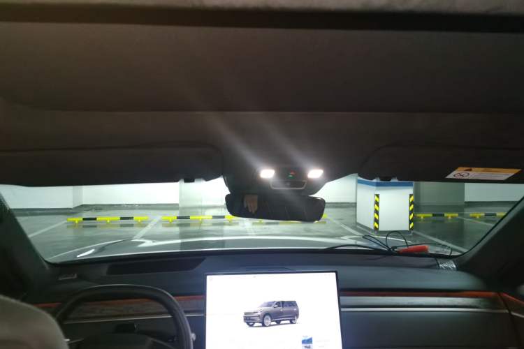 Used ONVO Luxeed L90 2025 Model—Max Six-Seater Version Headliner