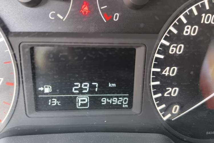 Used Nissan Sylphy 2014 1.6XV CVT Deluxe Edition Odometer Close Up