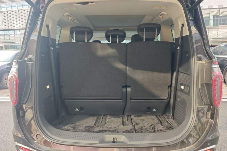 Used Hongqi HQ9 PHEV 2024 2.0T Four-Wheel Drive Business Edition Trunk