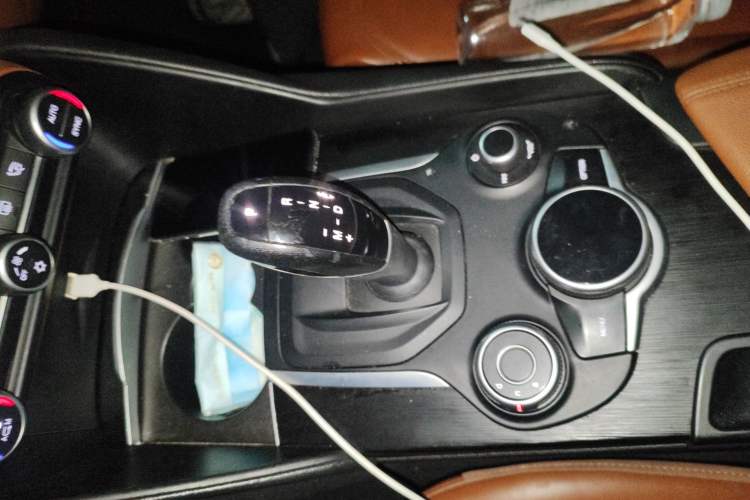 Used Alfa Romeo Giulia 2017 2.0T 280HP Luxury Edition
