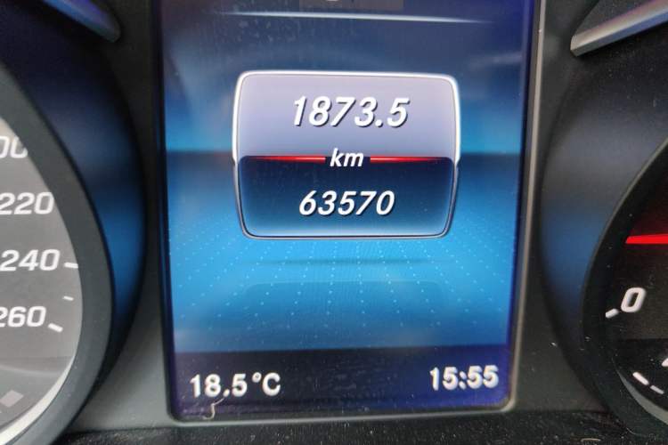 Used Mercedes-Benz V-Class 2021 V 260 L Long Wheelbase Prestige Edition Odometer Close Up