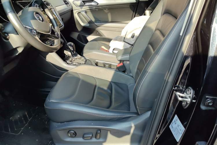 Used Volkswagen Tiguan L 2019 Updated Version 330TSI Automatic Two-Wheel Drive Panoramic Comfort Edition China VI Standard