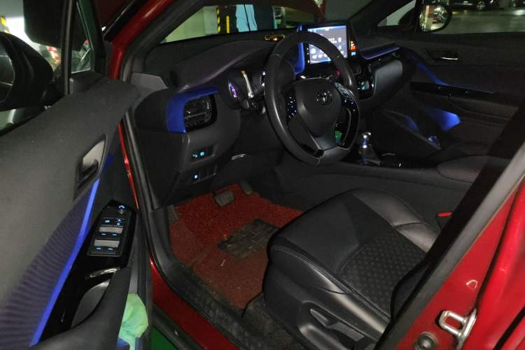 Used Toyota IZOA 2018 2.0L Yichi Version China VI Standard