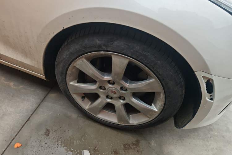 Used Cadillac ATS 2014 28T Luxury Model Right Front Wheel Hub