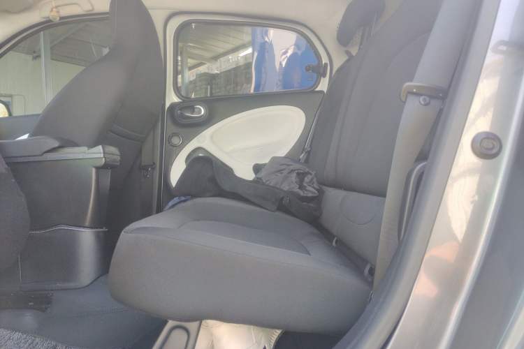 Used smart forfour 2016 1.0L 52 kW Passion Edition
