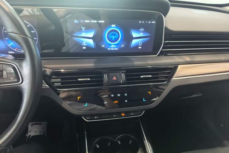 Used Hongqi HS5 2022 Facelifted Version 2.0T Smart Connect Flagship All-Wheel-Drive Edition
