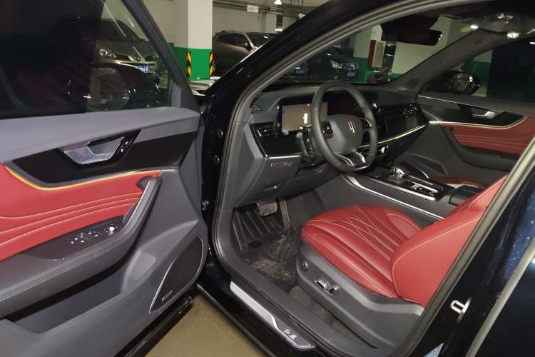 Used Hongqi HS5 2026 Model 2.0T Four-Wheel Drive Xuan Ying Edition
