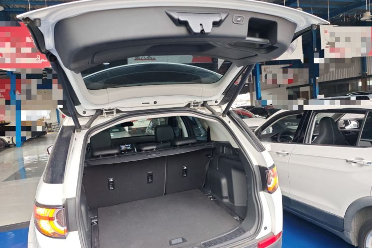 Used Land Rover Discovery Sport 2019 240 PS SE Version China VI Standard Trunk