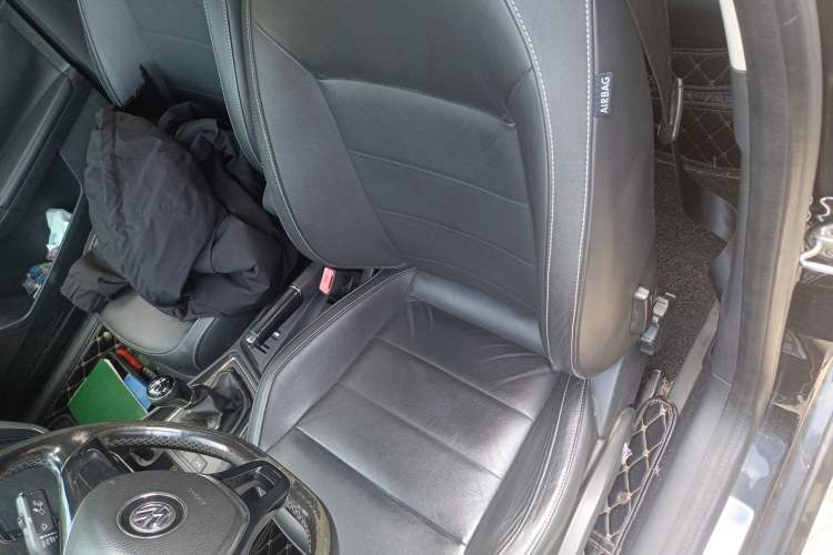 Used Volkswagen Lavida 2015 1.6L Manual Comfort Edition