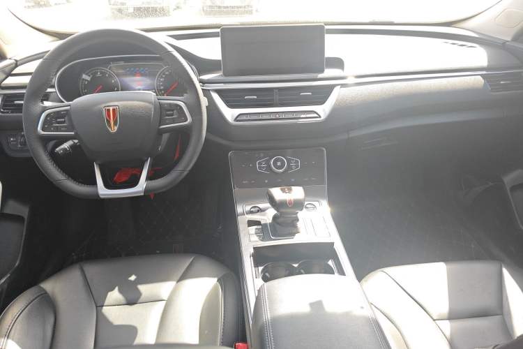 Used Hongqi H5 2022 Classic Model Facelift 1.8T Automatic Smart Connect Flagship Edition Center Console