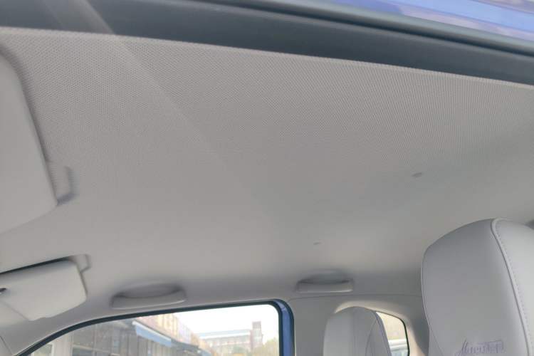 Used Wuling Hongguang MINIEV 2021 Macaron Premium Model – Lithium Iron Phosphate Headliner