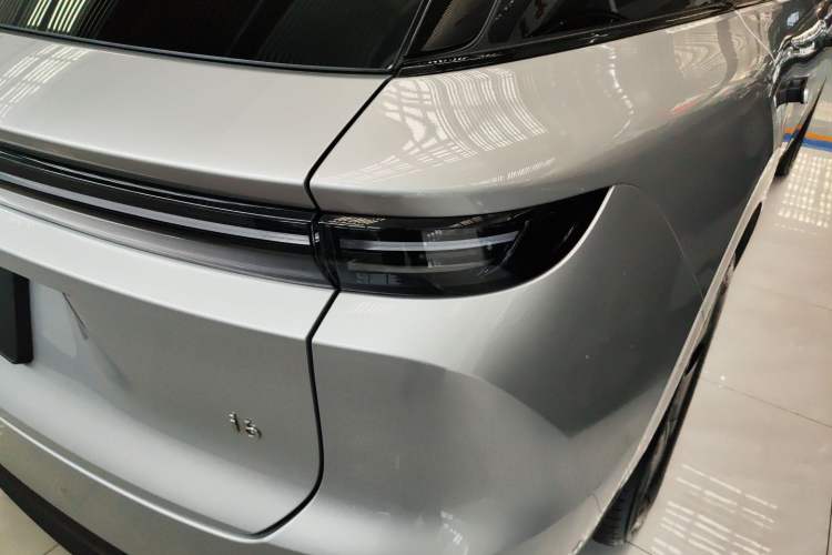 Used Li Auto i6 2025 Model Two-Wheel-Drive Standard Type Right Rear Taillight