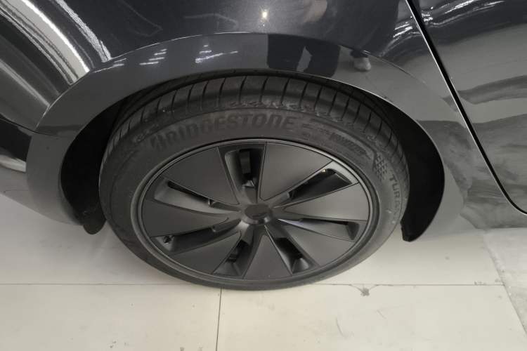 Used Tesla Model 3 2025 Rear-Wheel-Drive Version Exterior 5