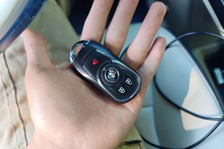 Used Buick GL8 2021 Land Cruiser Executive Class 652T Comfort Model