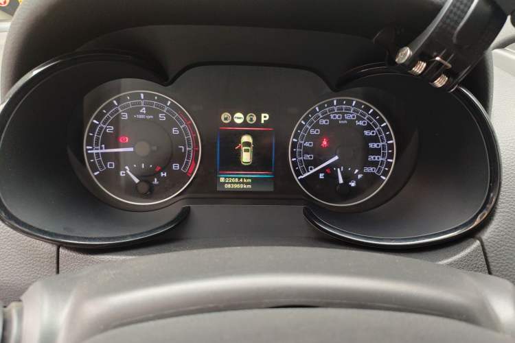 Used Dongfeng Fengdu MX5 2016 2.0L Automatic Flagship Edition Instrument Cluster