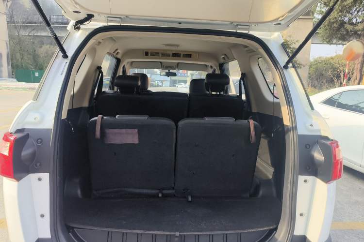 Used Dongfeng Fengon 370 2017 1.5L CVT Fashion Edition 7-Seater