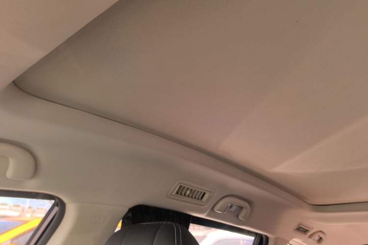 Used BYD Song MAX 2018 1.5T Automatic Smart Connect Luxury 6-Seater Headliner