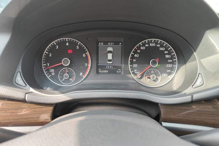 Used Volkswagen Passat 2015 1.8TSI DSG Ultimate Edition Instrument Cluster