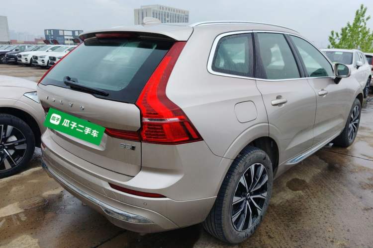 Used Volvo XC60 2025 B5 Four-Wheel Drive Smart & Advanced Luxury Edition Rear Right 45 Deg