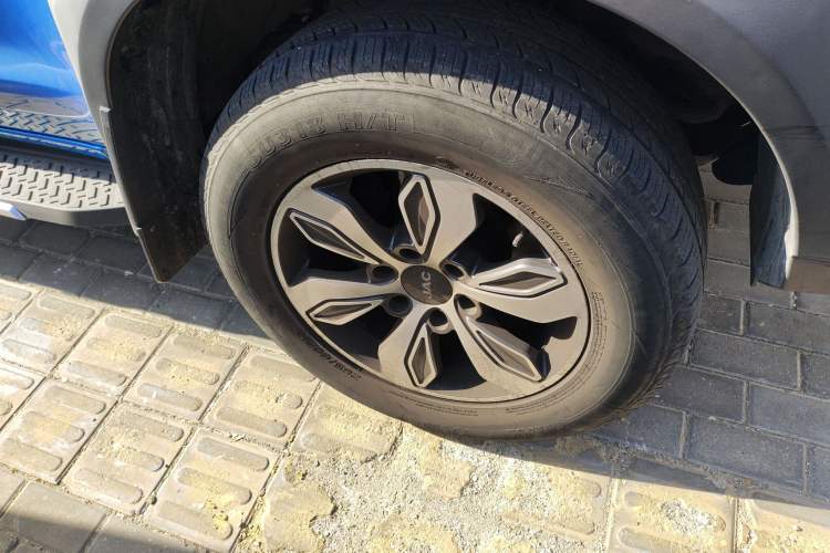 Used JAC T8 2019 2.0T Gasoline 4x4 Prestige Version Standard Double Cabin HFC4GA3-4D
