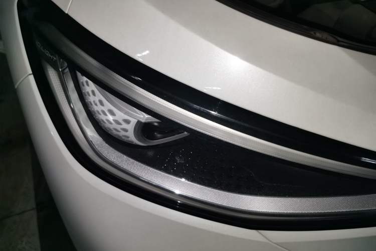 Used Volkswagen ID.4 CROZZ 2021 Long-Range PRO Two-Wheel Drive Version Right Front Headlight