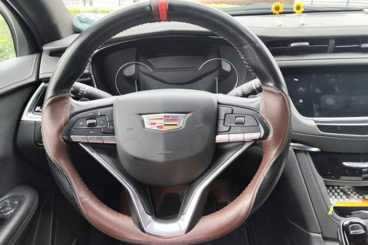 Used Cadillac XT6 2020 28T Six-Seater Fashion Edition Steering Wheel