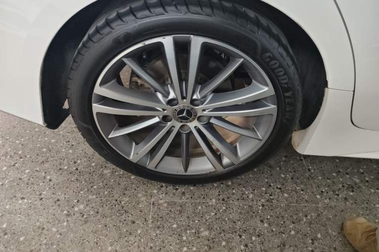 Used Mercedes-Benz CLS 2018 CLS 300 Luxury Model
