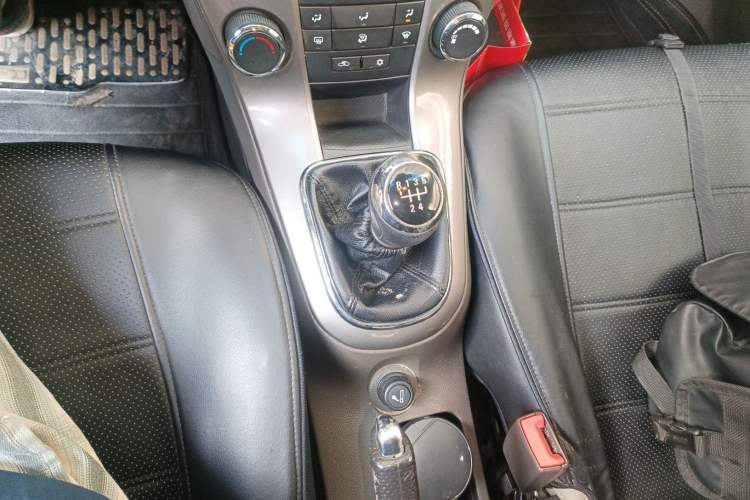 Used Chevrolet Cruze 2015 1.5L Classic SE MT