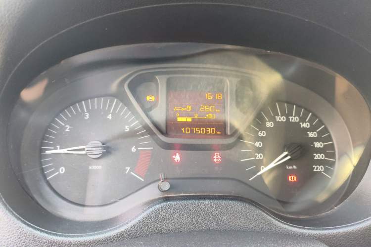 Used Citroen Elysee 2015 Zhishang Edition 1.6L Manual Fashion Model
