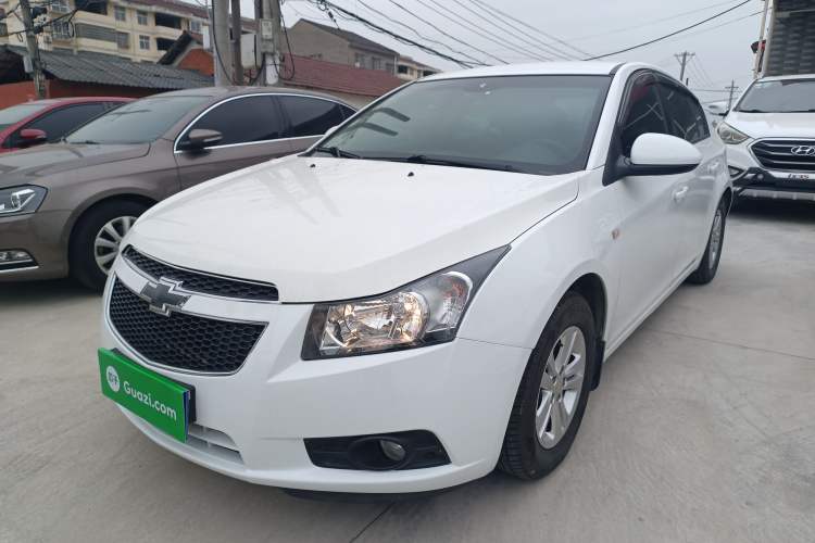 Used Chevrolet Cruze 2015 Hatchback 1.6L Manual Comfort Edition