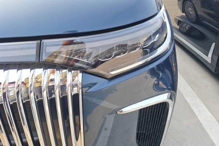 Used VOYAH Dream 2025 PHEV Four-Wheel-Drive Flagship Kunpeng Edition Left Front Headlight