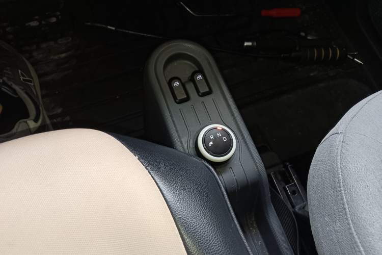 Used Wuling Hongguang MINIEV 2022 Macaron Premium Model – Lithium Iron Phosphate Gear Lever