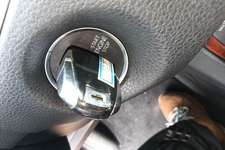 Used Volkswagen Touareg 2011 3.0 TSI Comfort Version Vehicle Key