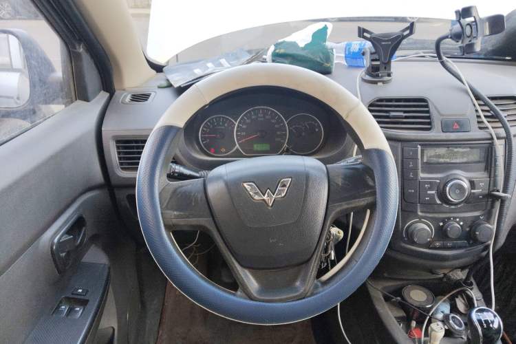 Used Wuling Hongguang 2015 1.5L S Base Model China IV