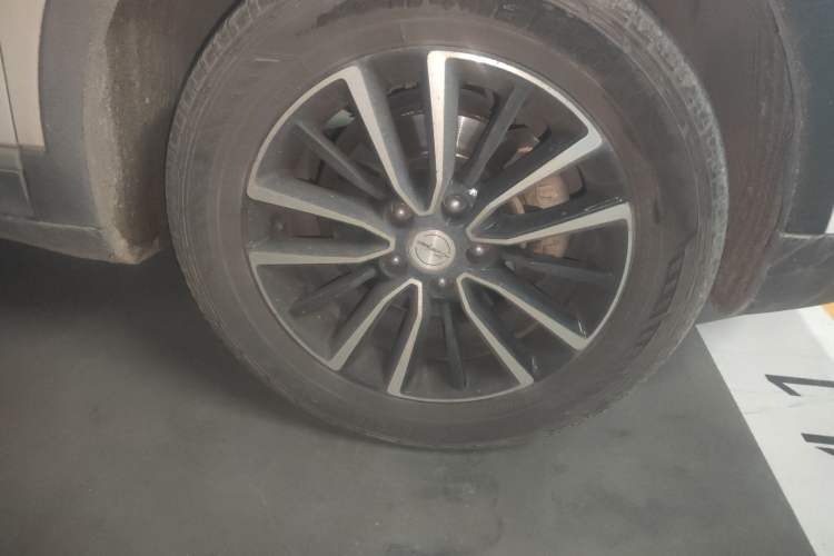 Used Zotye T500 2018 1.5T Automatic Luxury Model Right Front Wheel Hub